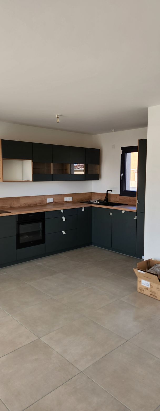 Pose de cuisine sur mesure
façade laque mat