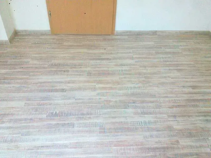 Heller Laminat im Used-Look