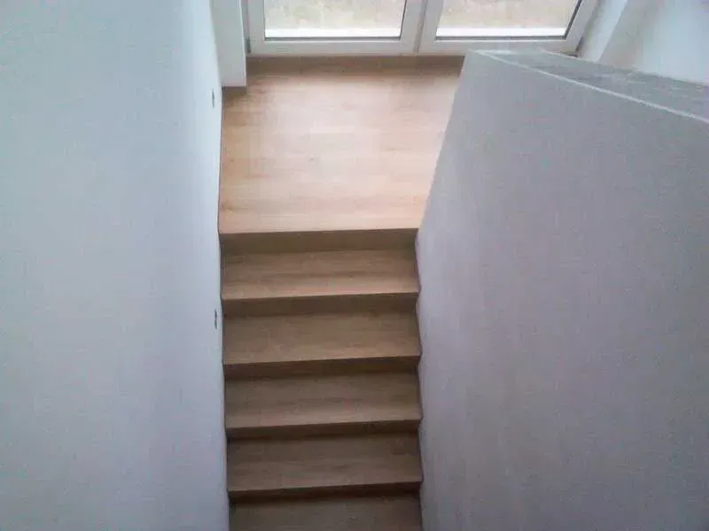 Vinyltreppe Holz-Look