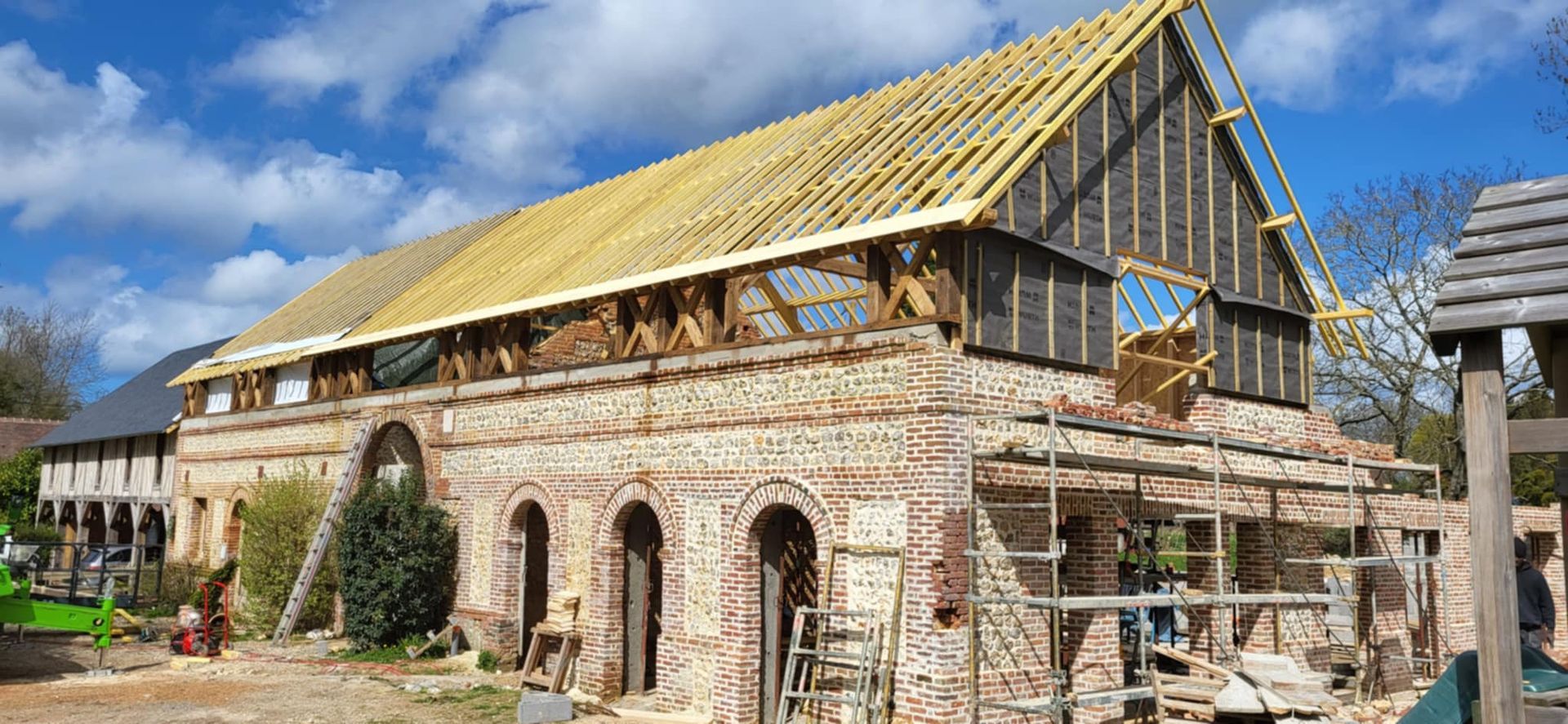 Charpente sur un bâtiment