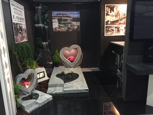 Monuments funéraires en exposition