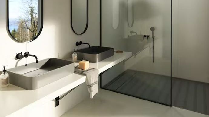 Salle de bains avec douche à l'italienne