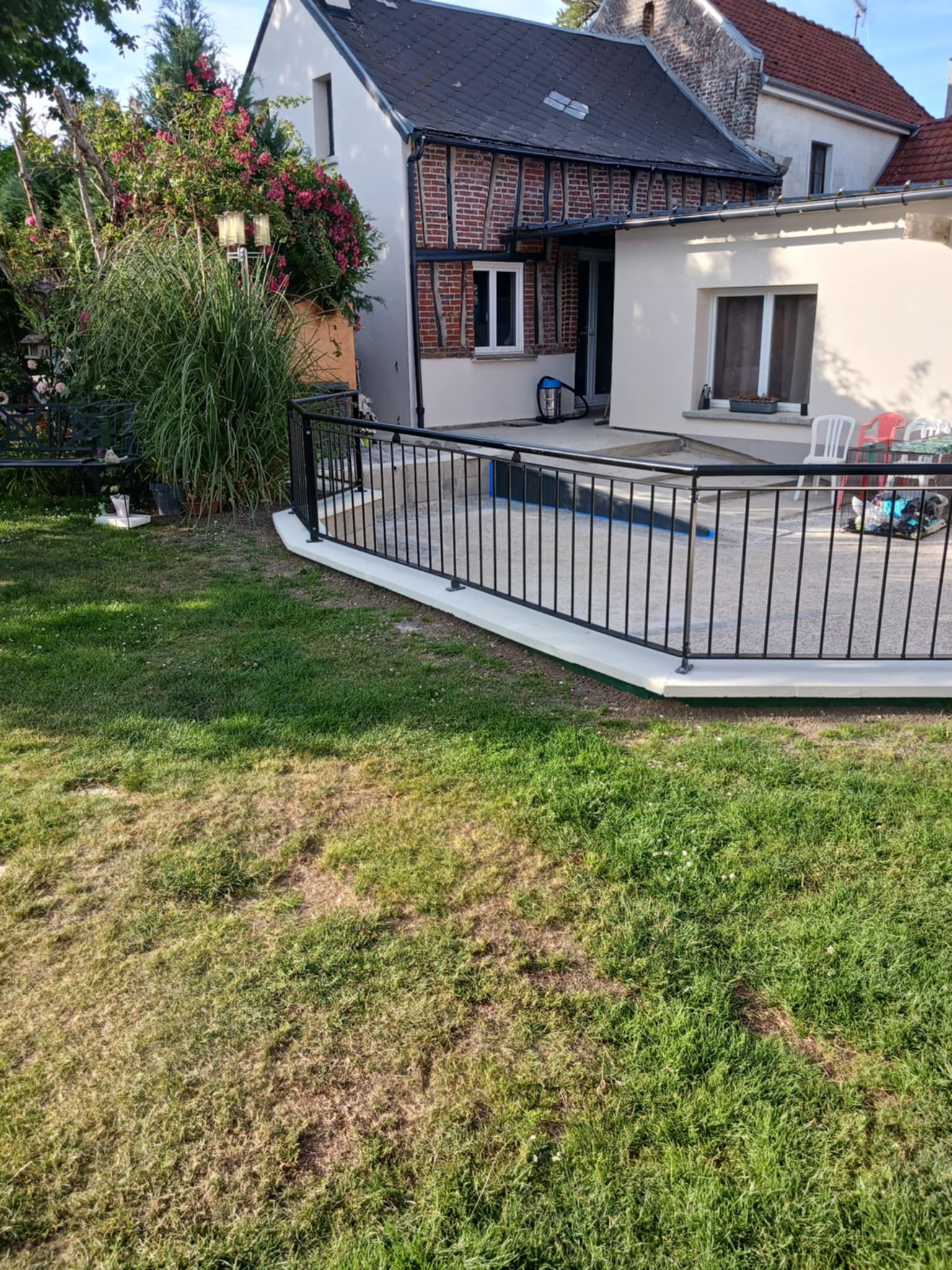 Clôture en métal pour une terrasse