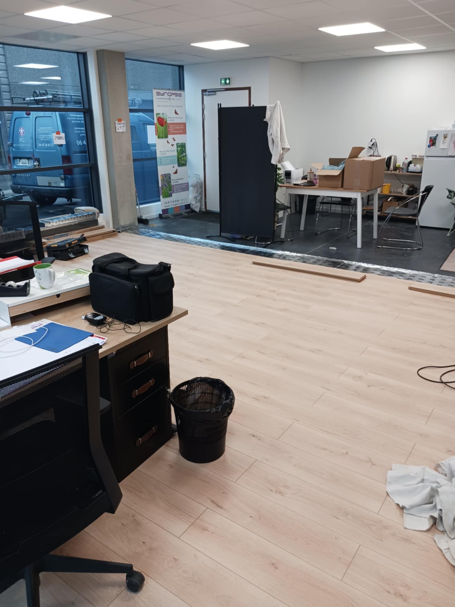 Pose d'un parquet au bois clair