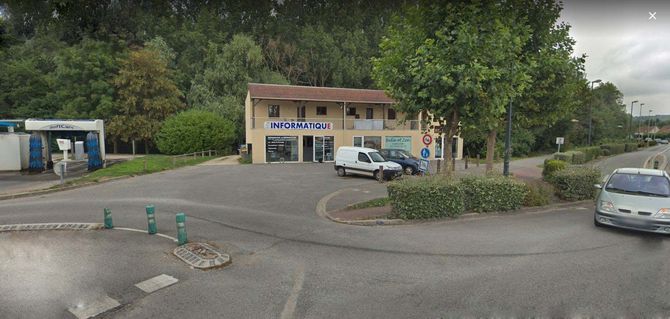 devant_magasin.JPG