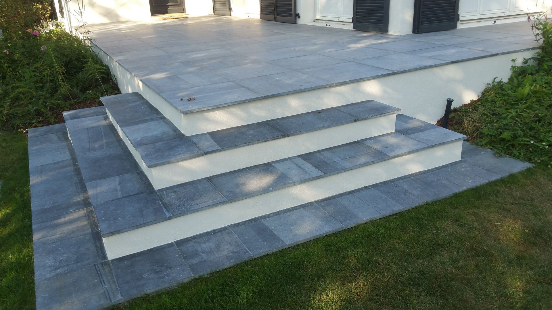 Escalier extérieur d'angle