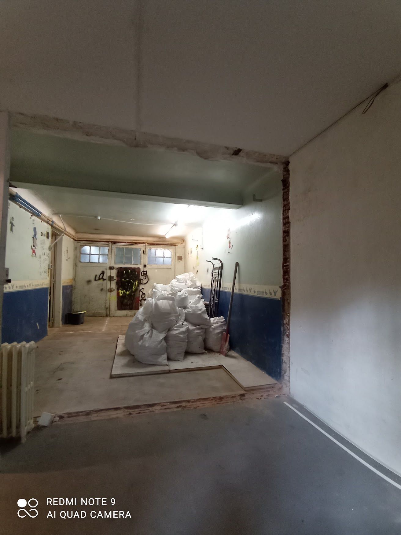 Travaux avec mur intérieur cassé