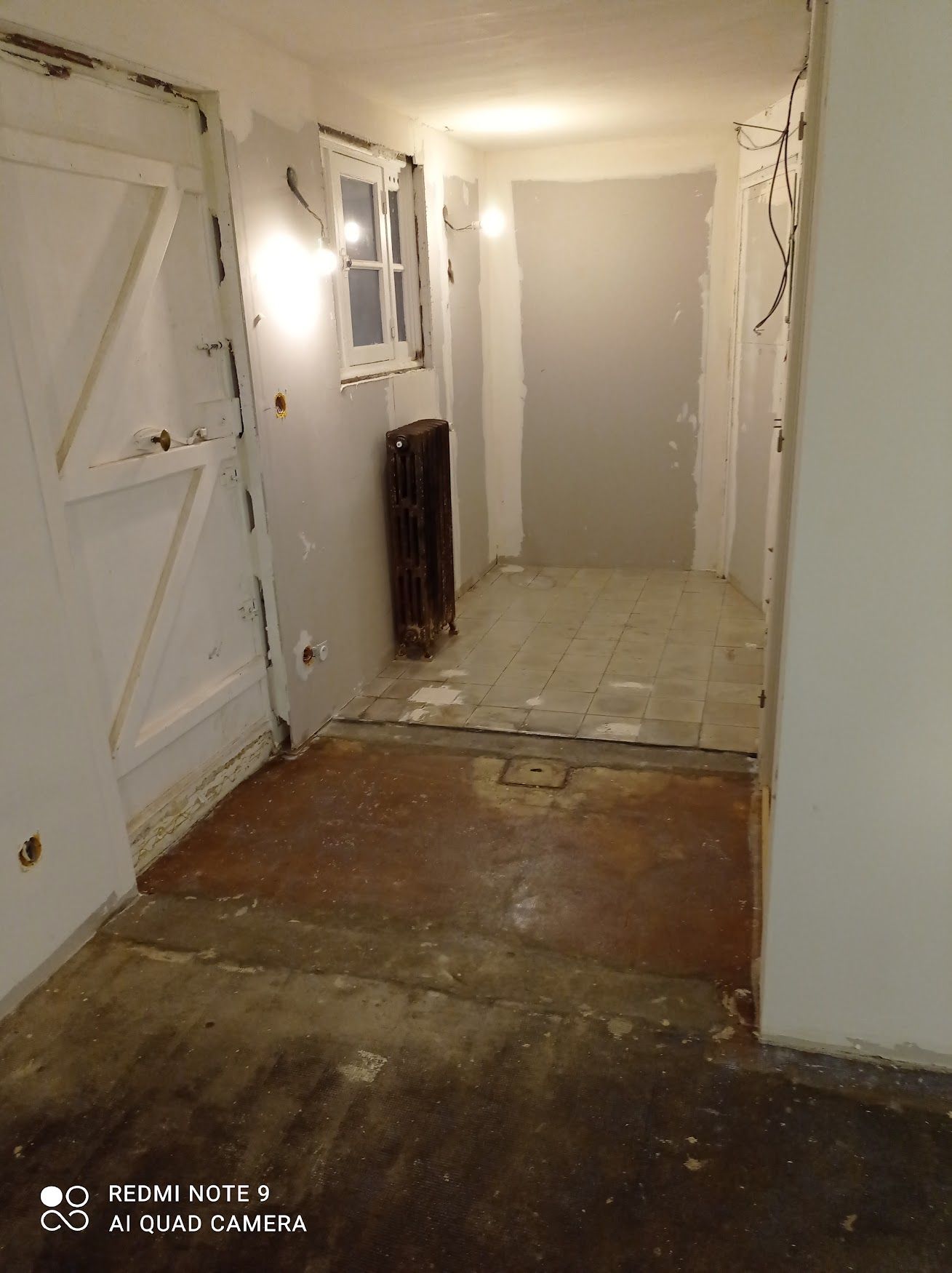 Couloir avec placard avant travaux