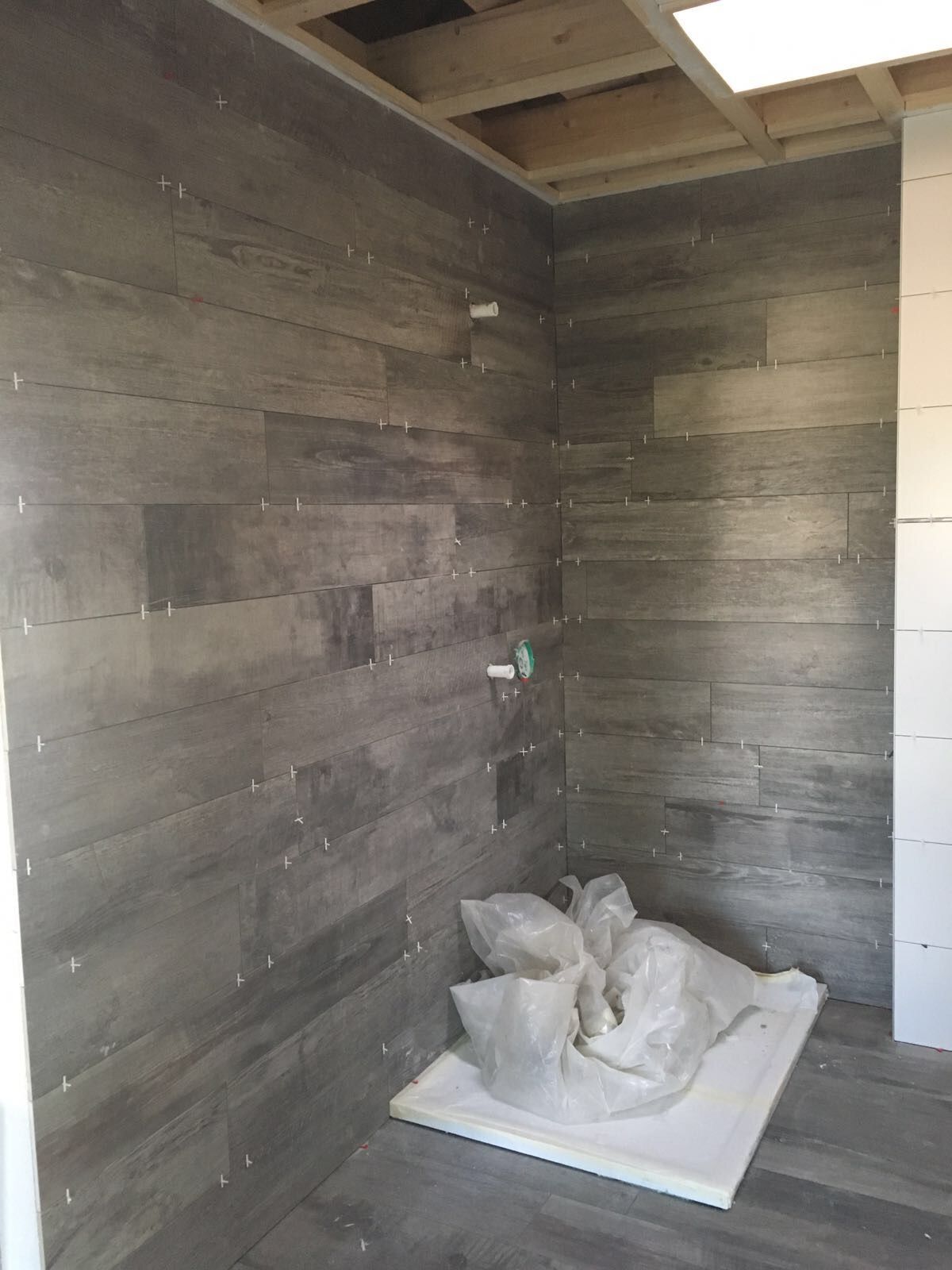 Carrelage salle de bains - Carrelage artisanal Bernard Pittet Sàrl - Echallens