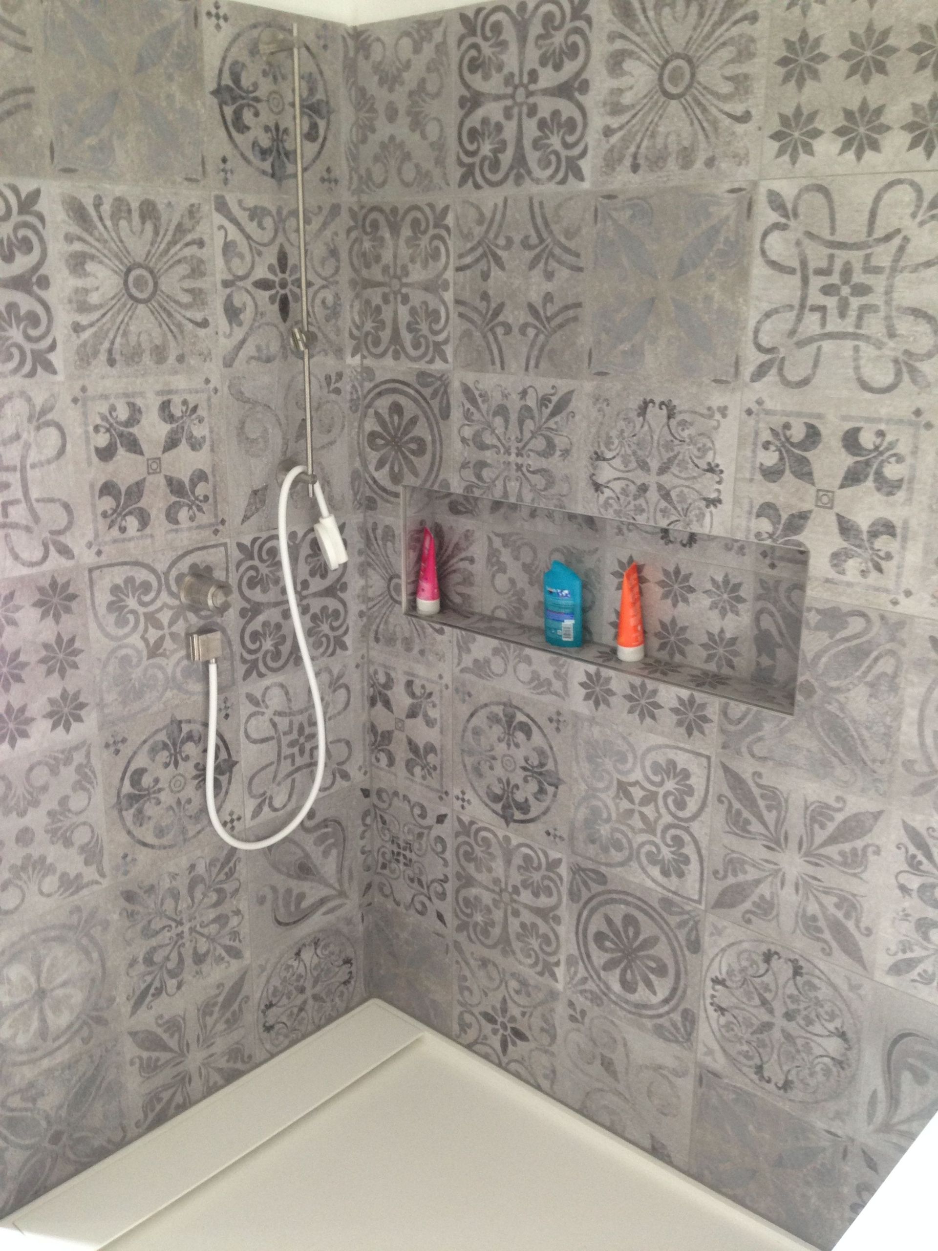 Carreaux de ciment - Carrelage artisanal Bernard Pittet Sàrl - Echallens