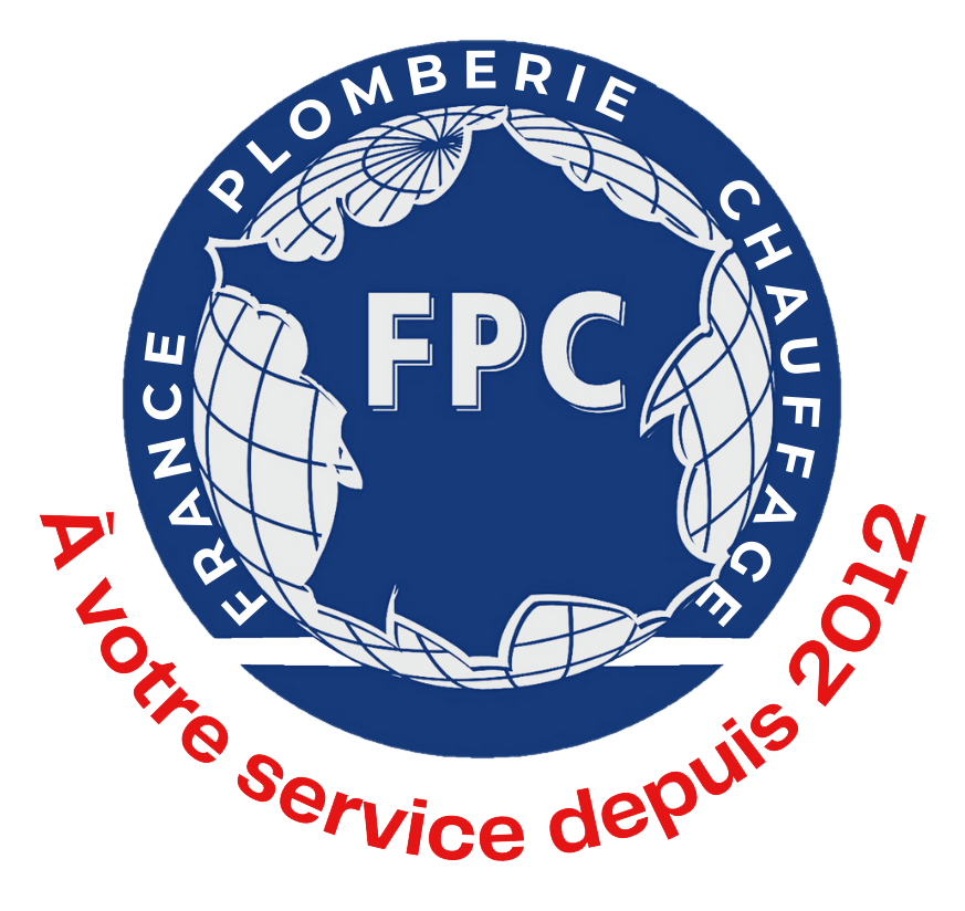 Logo bleu et blanc de France Plomberie Chauffage avec un globe terrestre et les initiales FPC.