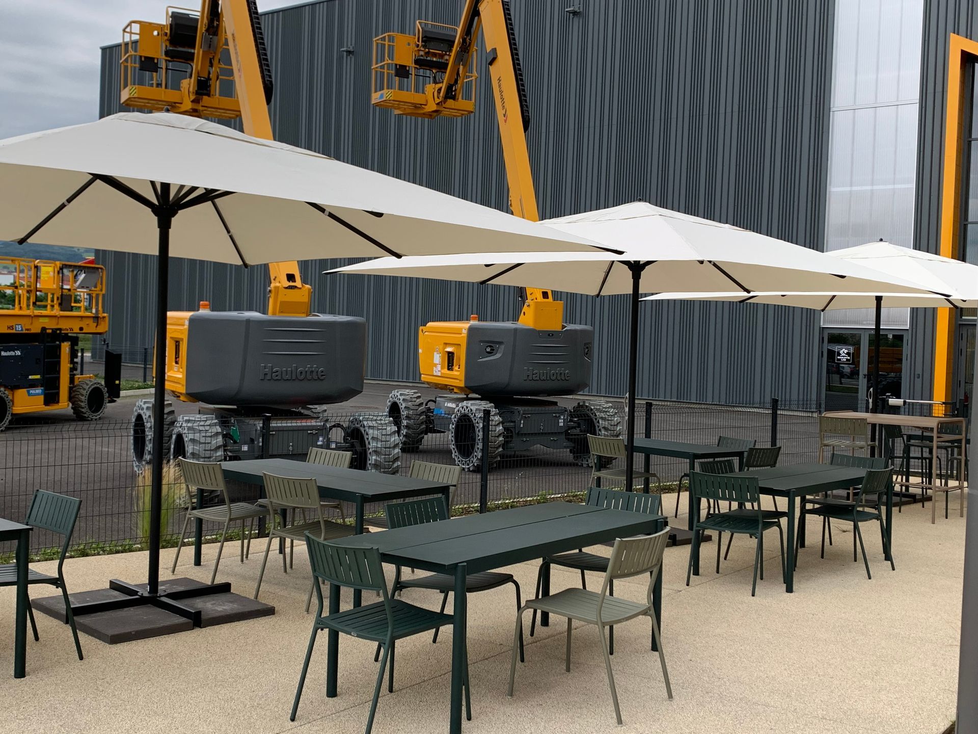 Parasols protégeant une terrasse