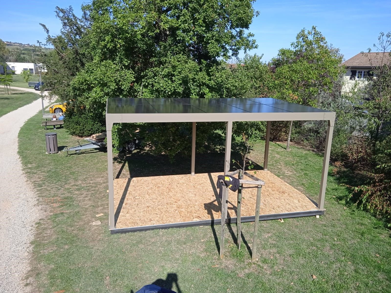 Installation d'un carport solaire