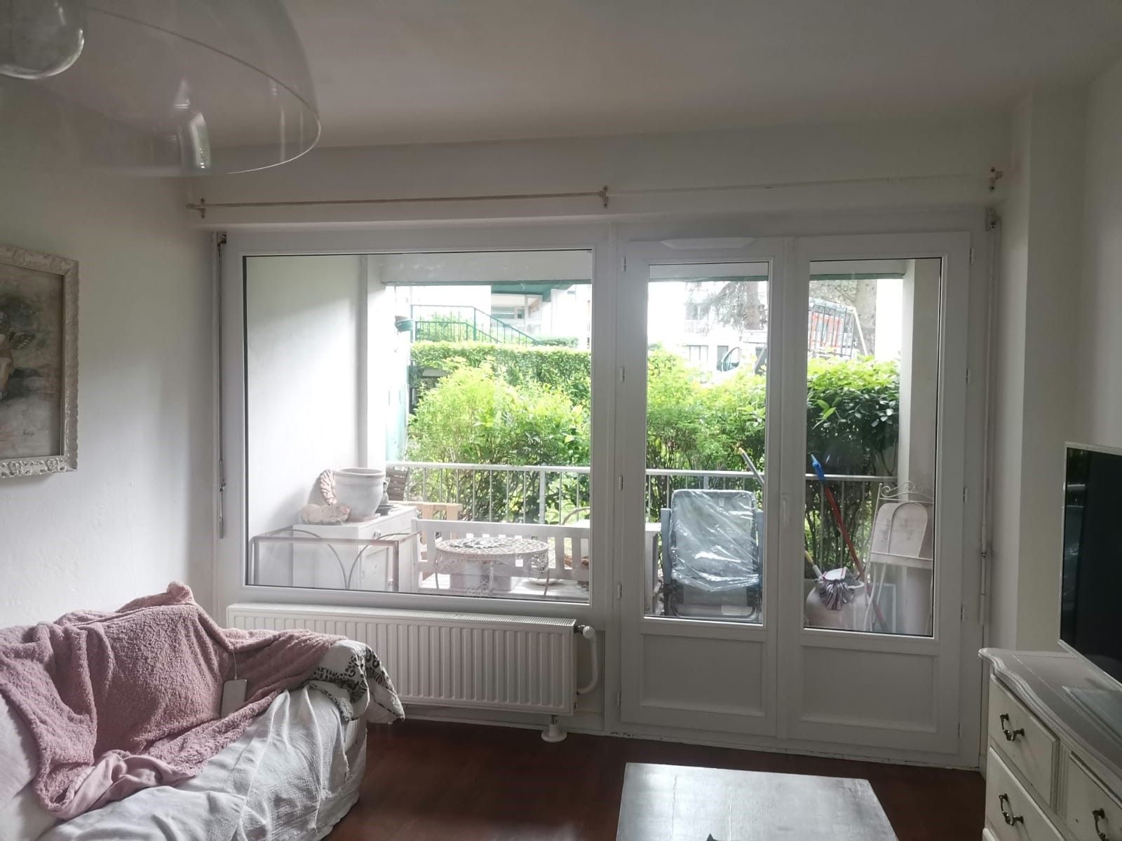 Chassis composé fenêtres blanches