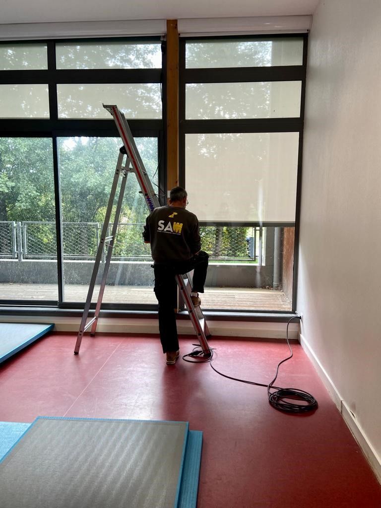 Enrouleur intérieur motorisé