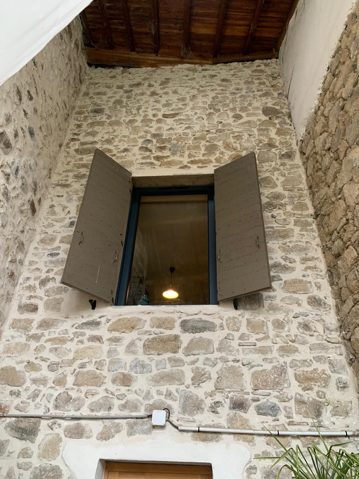 Fenêtre en alu en contreplongée