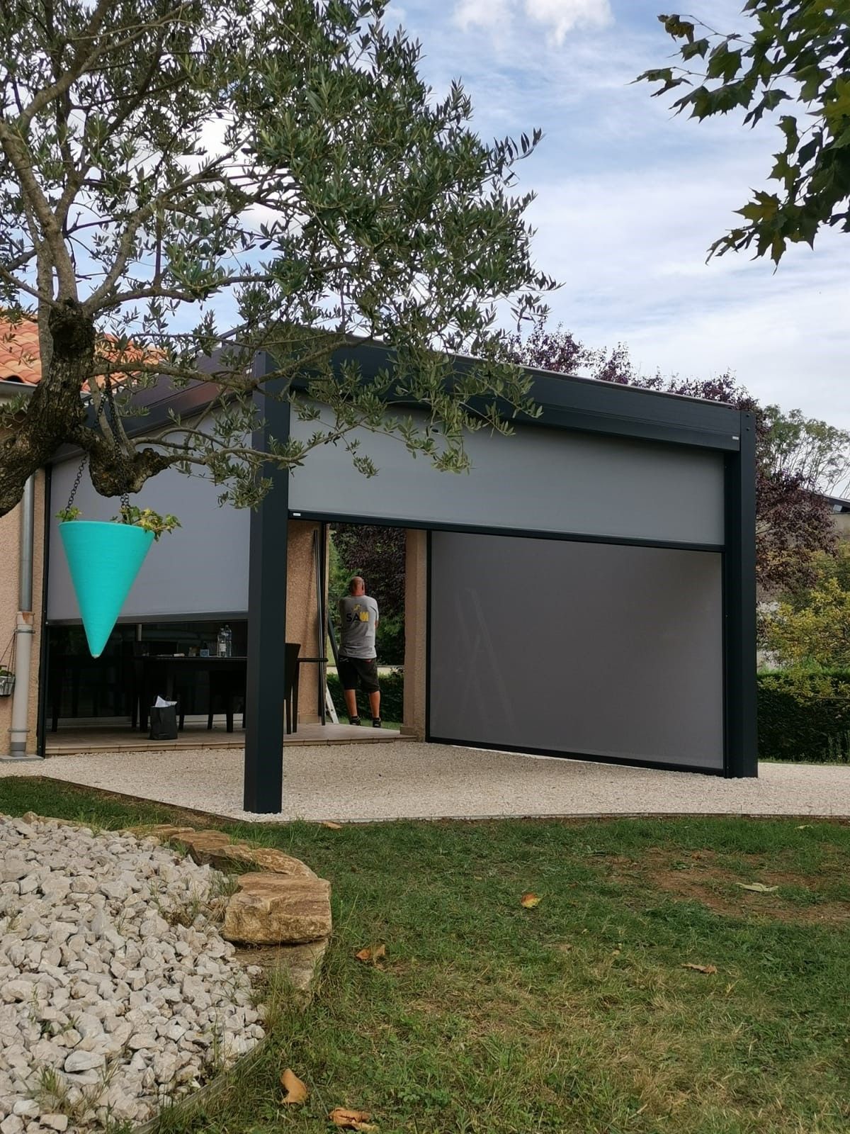 Pergola moderne grise