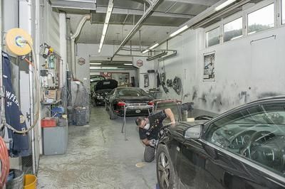 Gerster Carrosserie AG | Autoreparaturen | Lackierarbeiten | Spenglerei