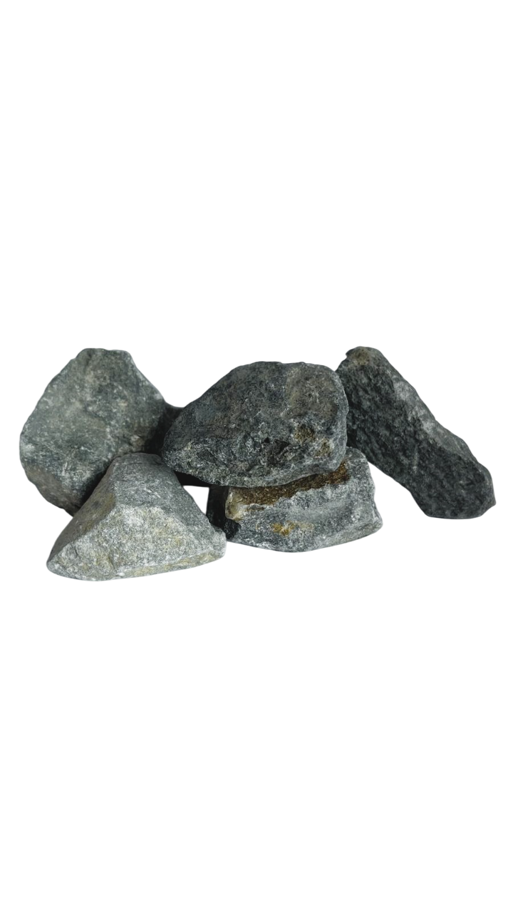 Un tas de petits cailloux gris concassés remplit le cadre.