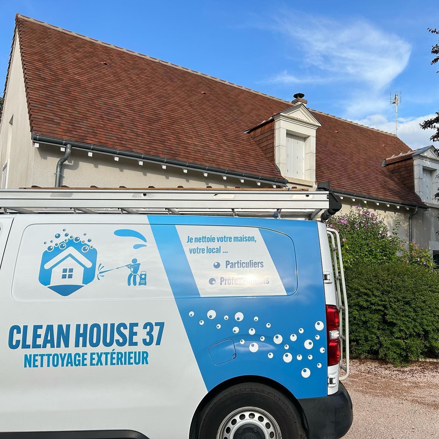 Camionnette Clean House 37.