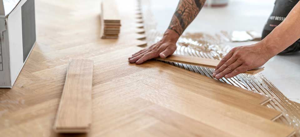 Installation d'un plancher en bois