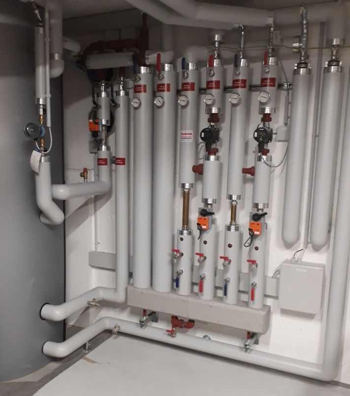 schnitzelfeuerung - schild wärmetechnik - brienzwiler