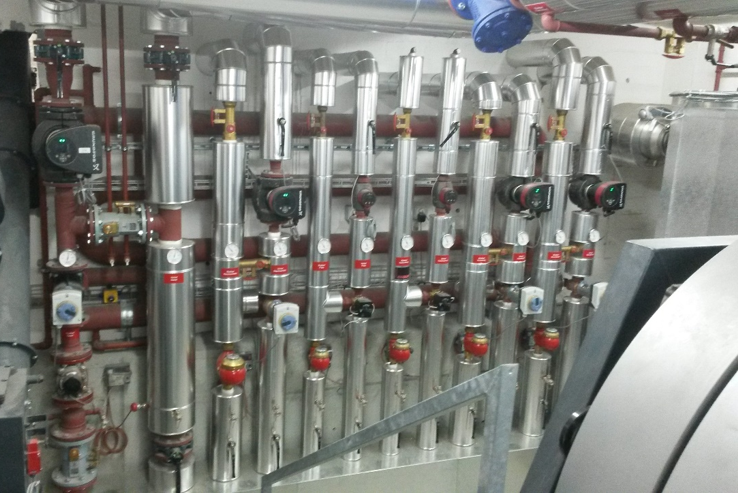 heizung verteiler - schild wärmetechnik - brienzwiler