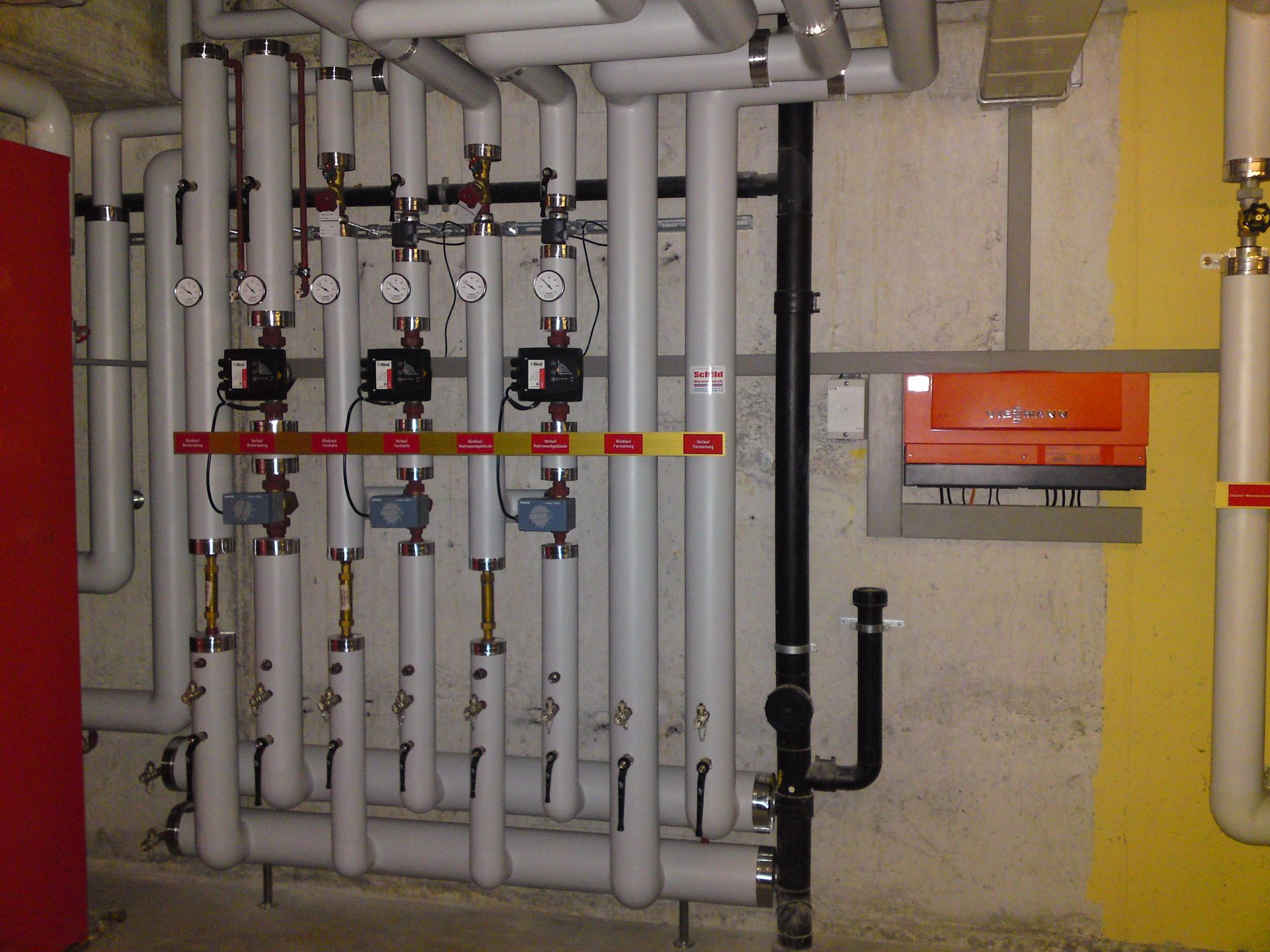heizunginstallation - schild wärmetechnik - brienzwiler