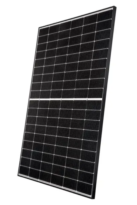 Ein schwarzes Solarpanel befindet sich auf einer weißen Oberfläche.