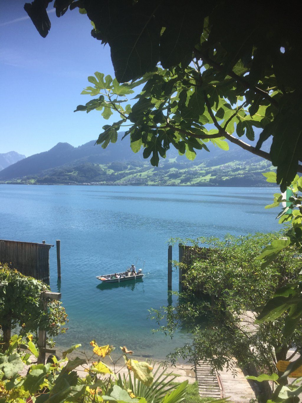 Hafen und Schiffsanlegestelle