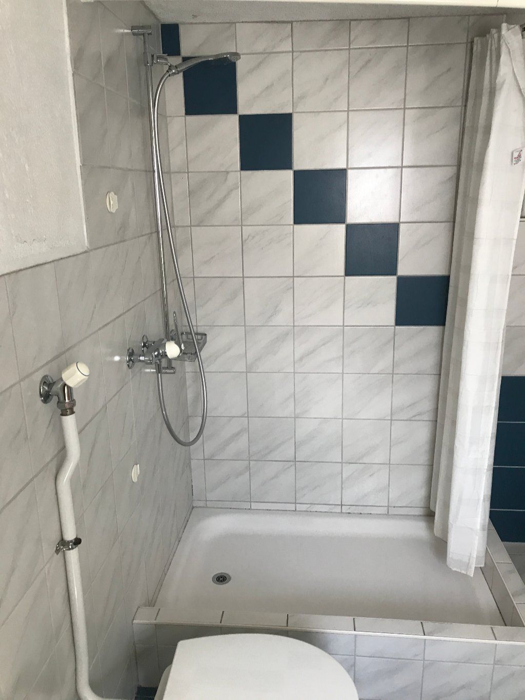 Dusche/WC im OG mit Waschmaschine