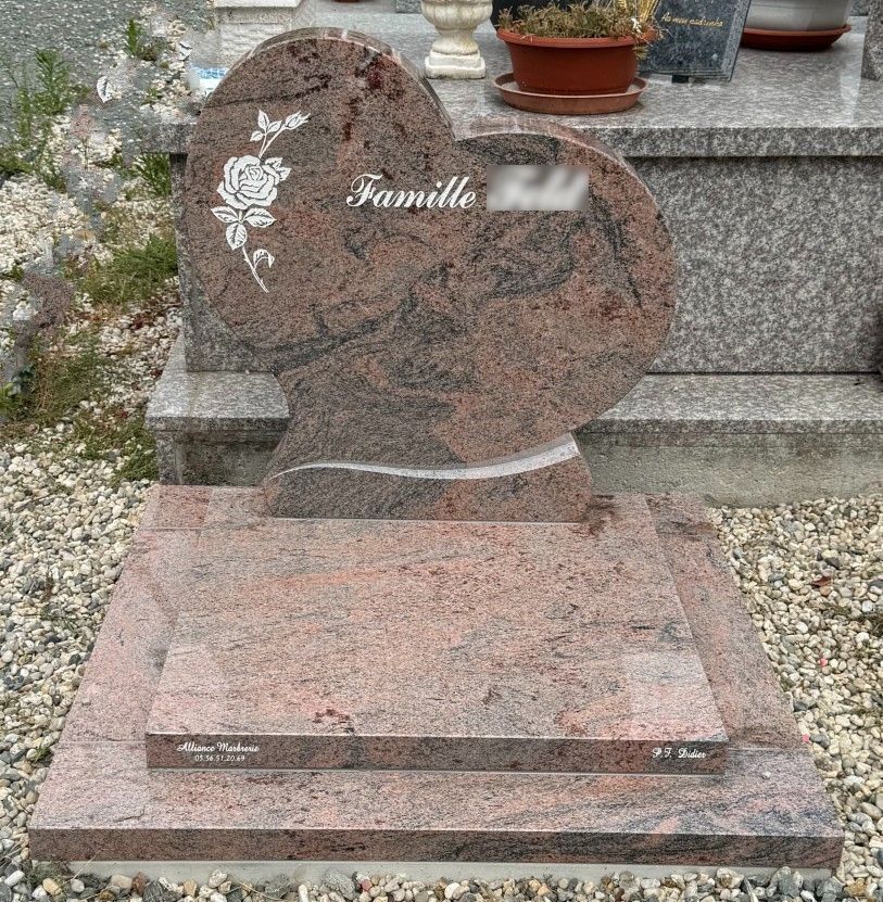 Un columbarium dans un cimetière