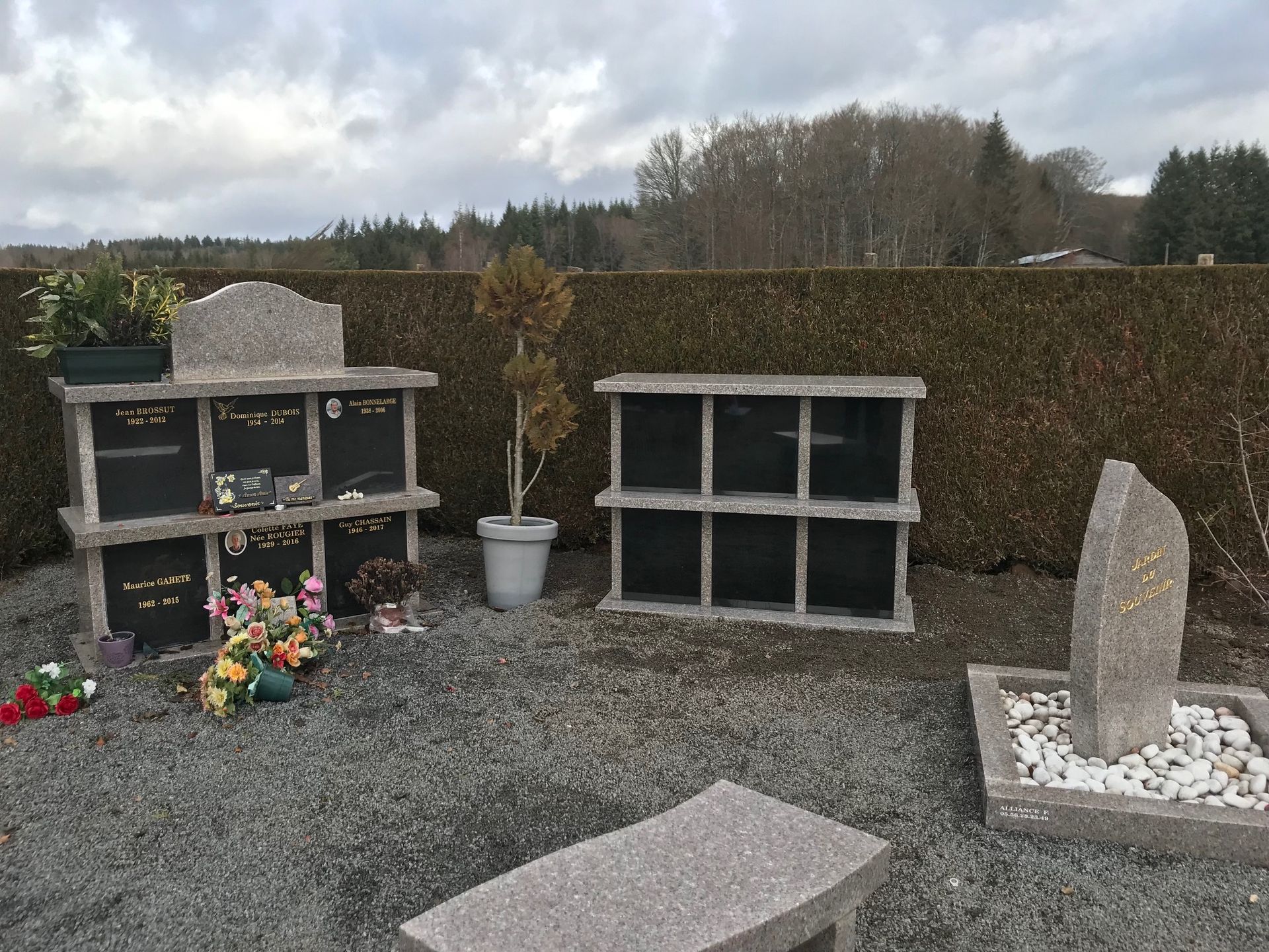Un columbarium pour accueillir les cendres de plusieurs personnes