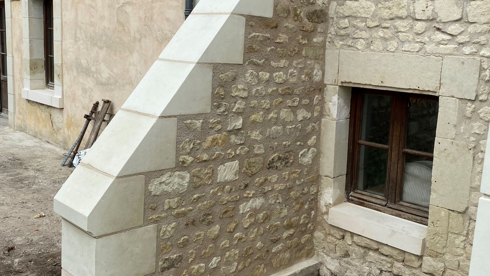 Vers la page ravalement de façade