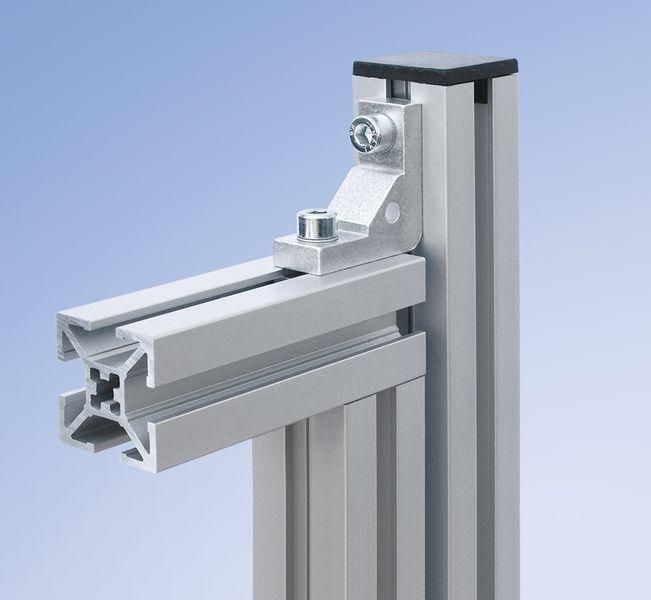 Un primer plano de un marco de metal con un tornillo.