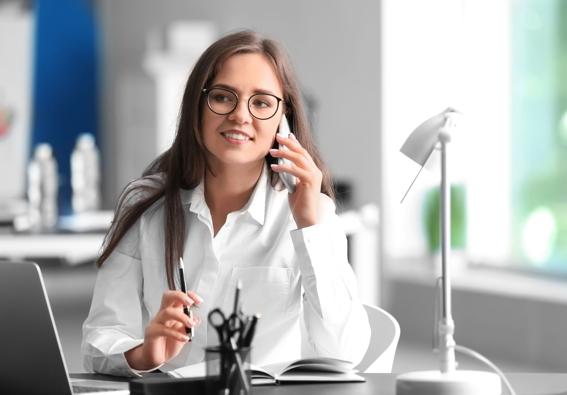 Femme au téléphone