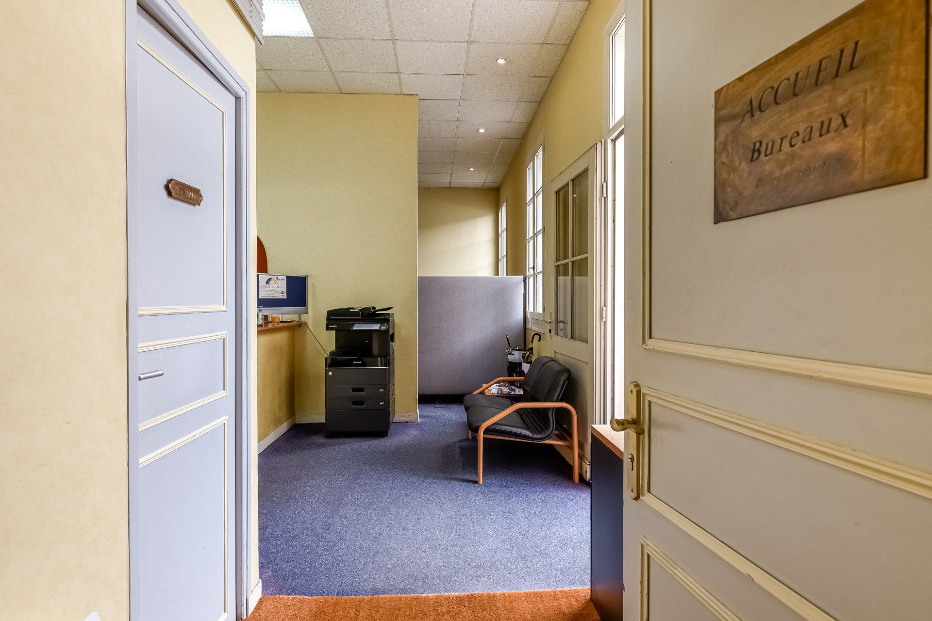 Entrée d'un bureau à louer de notre centre d'affaires