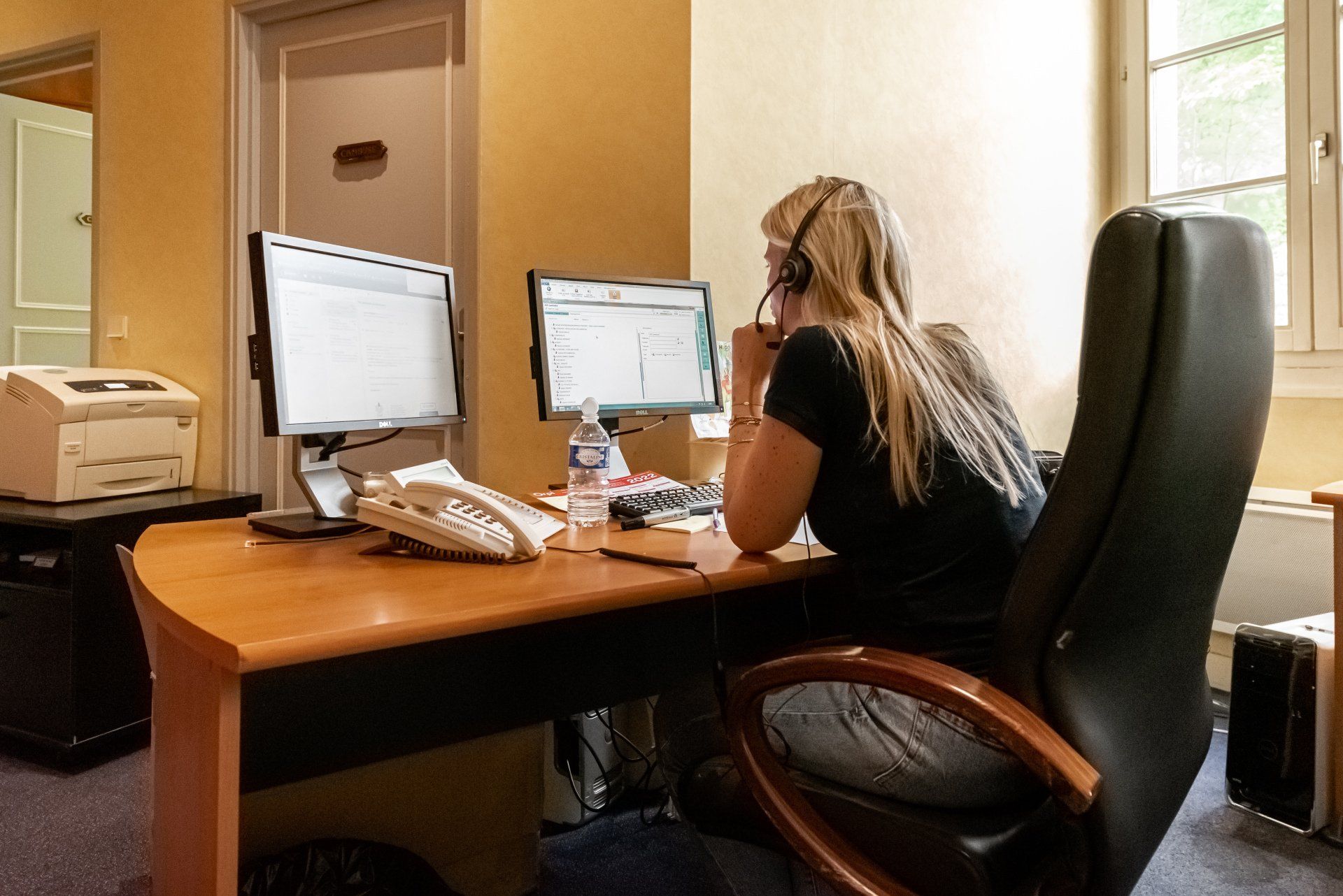 Permanence téléphonique par une secrétaire