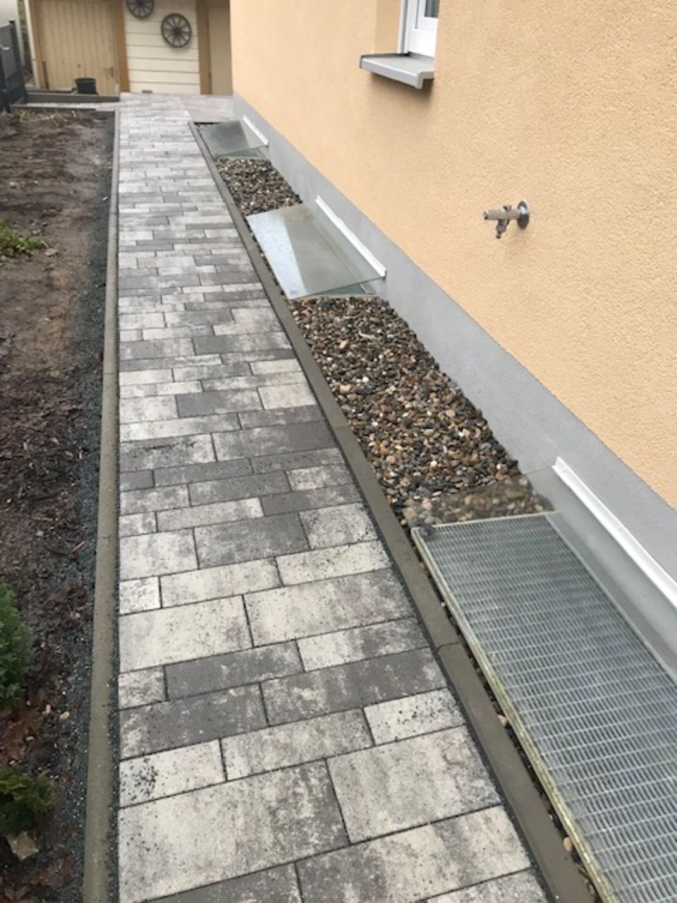 Gepflasterte Treppen, angelegt von ÖKo Gartenbau