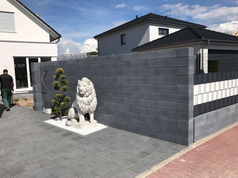 Mauer und Einfahrt, angelegt von ÖKo Gartenbau