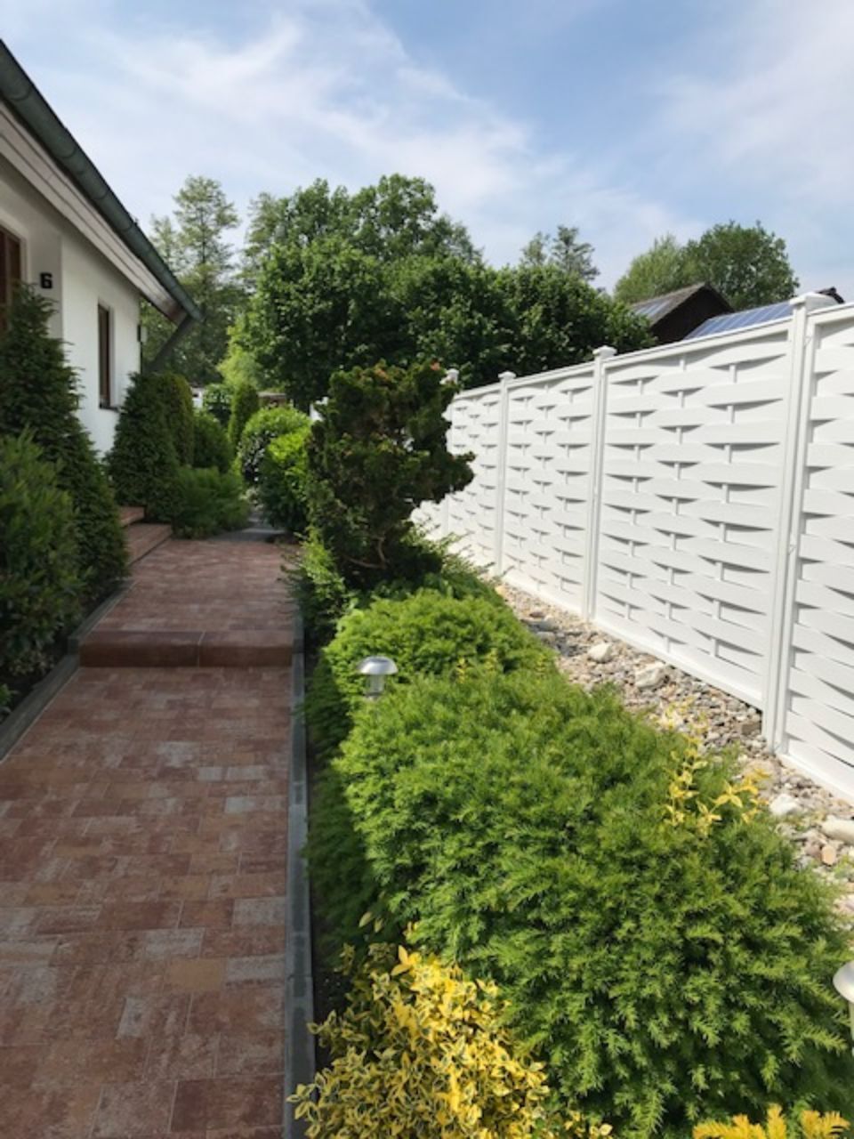 Natursteinmauer, angGepflasterter Weg, angelegt von ÖKo Gartenbauelegt von ÖKo Gartenbau