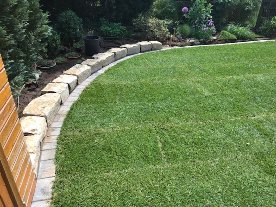 Mauer aus Naturstein, angelegt von ÖKo Gartenbau