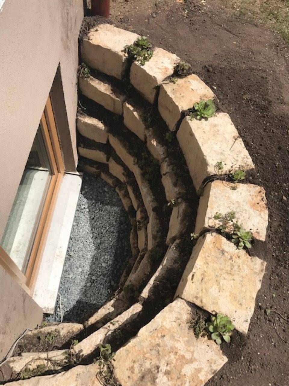 Natursteinmauer, angelegt von ÖKo Gartenbau