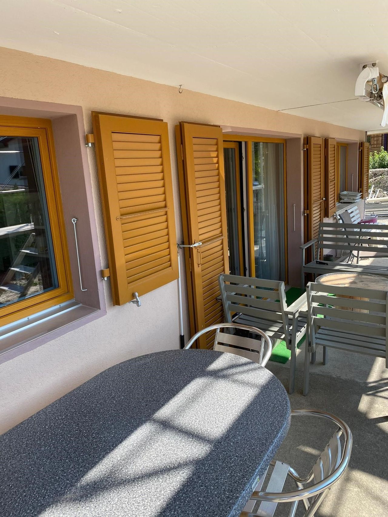 pose de fenêtres en bois