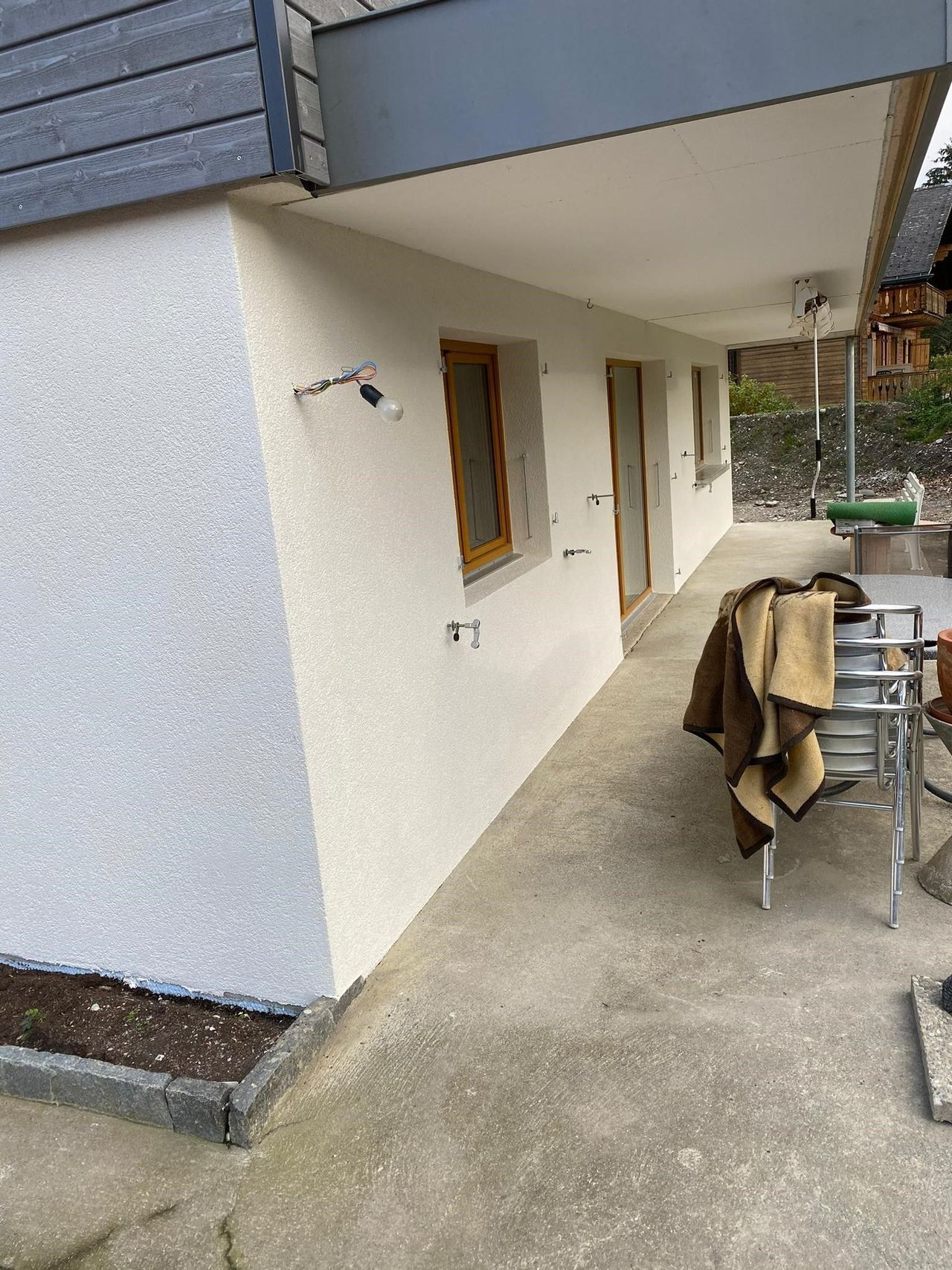 maison blanche en travaux