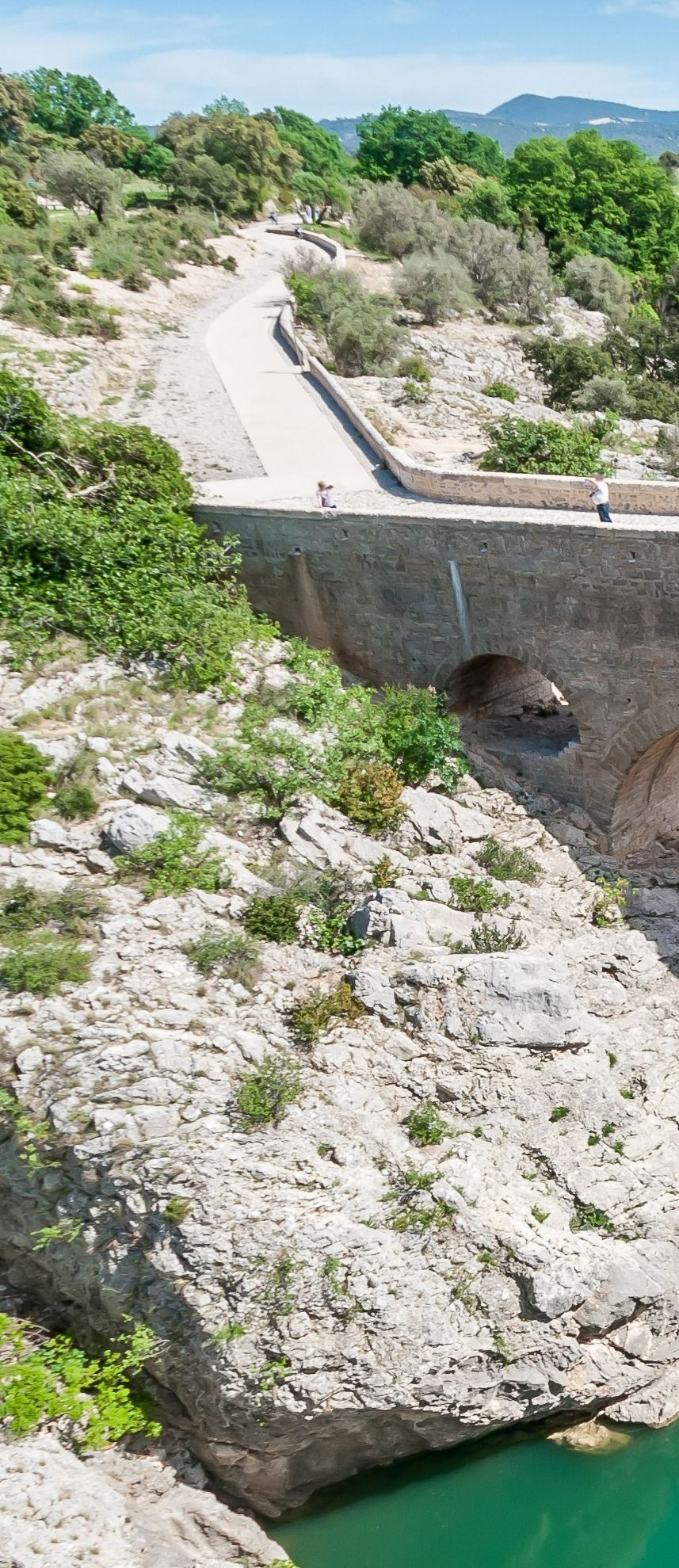Début du pont en pierre