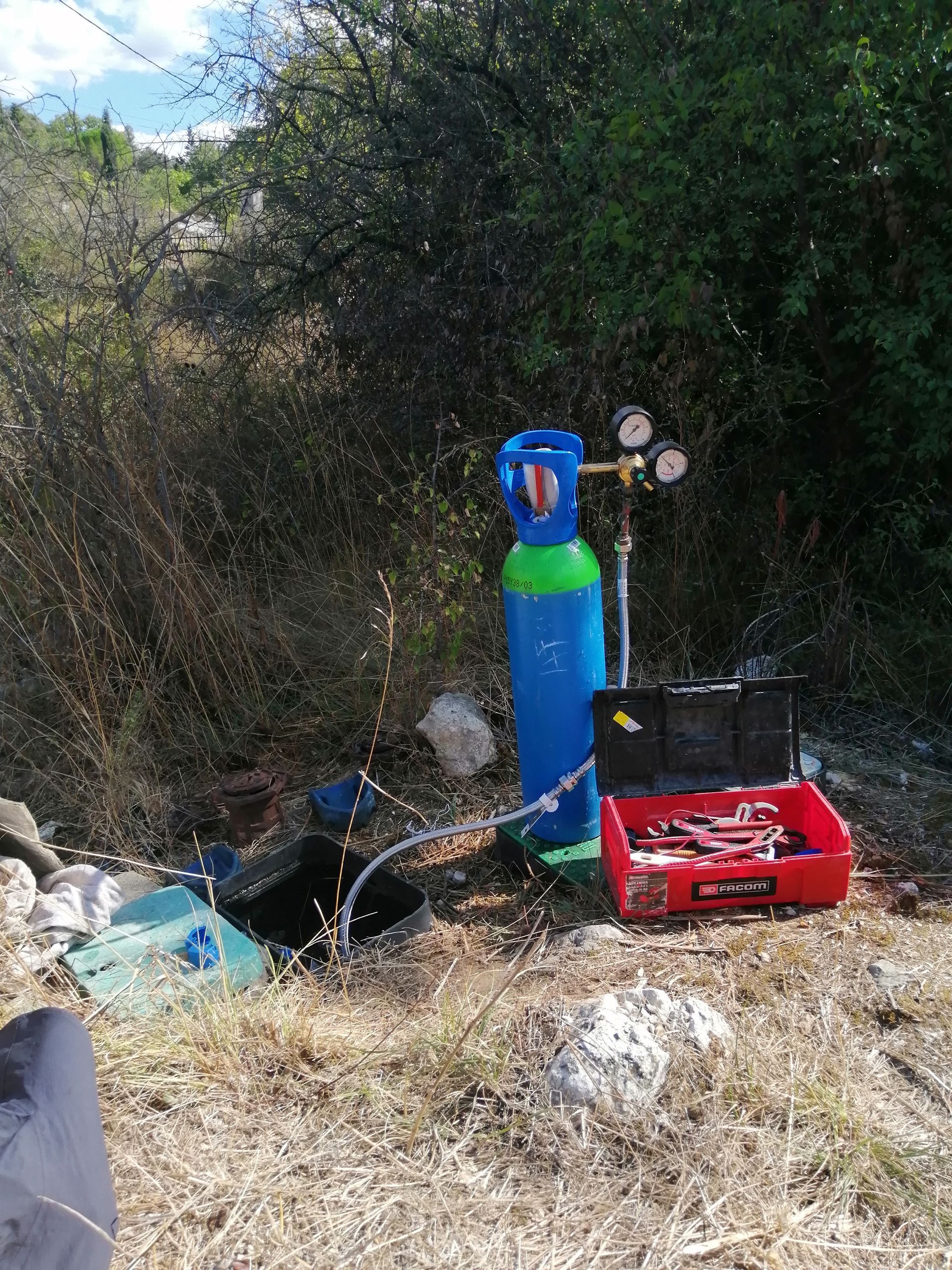 Matériel pour une recherche de fuite par gaz traceur