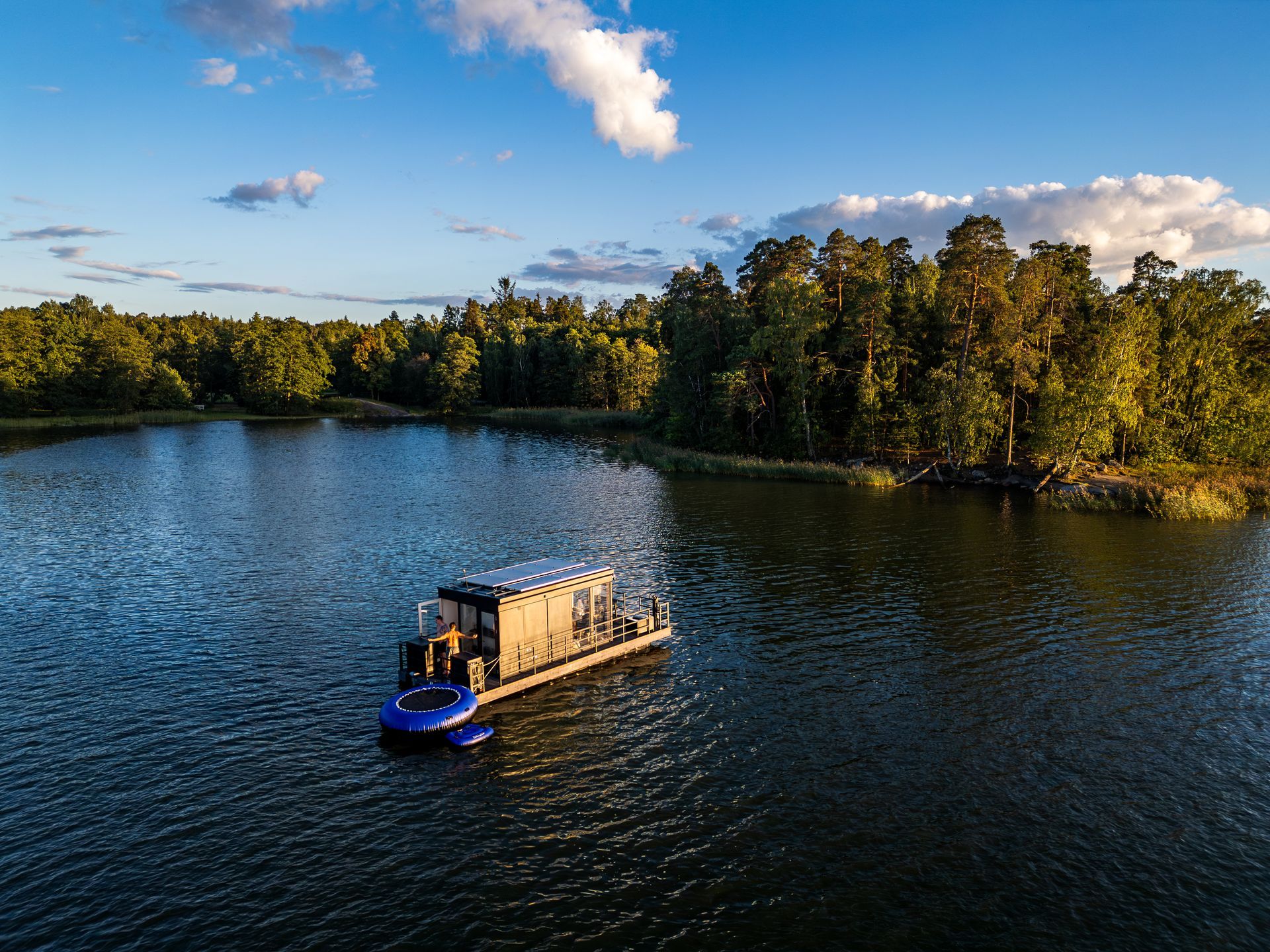 saunalautta Helsinki
Helsingin saunalautta, saunalautta vuokraus, saunavene Helsinki, saunalaiva Helsinki
