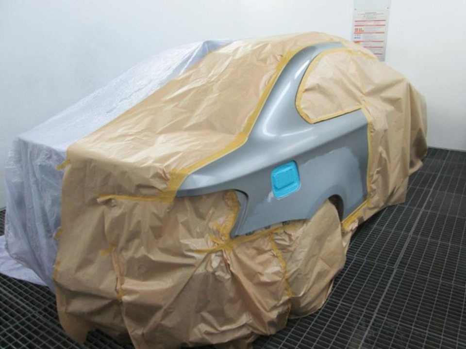 Klaus und Matthias Holler GbR Karosseriefachbetrieb Auto in der Lackiererei