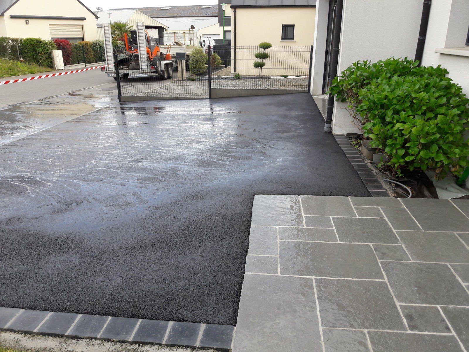 Revêtement enrobé noir